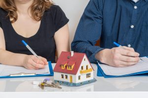 Selling Your Home Amidst a Divorce: Native Tips for a Smooth Transition